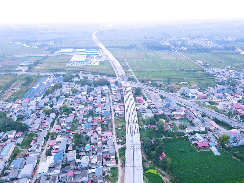 沈盧高速沈遂段6標一工區(qū)一關(guān)鍵線路預制箱梁安裝完成.jpg
